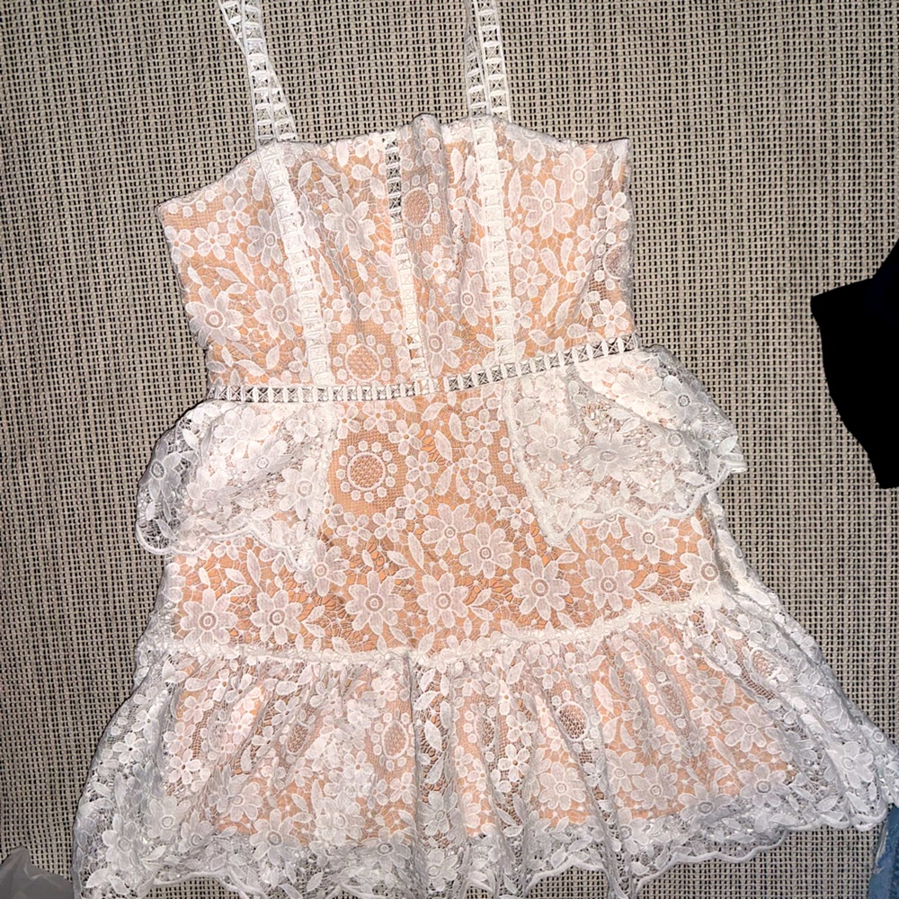 Showpiece Lace Dress